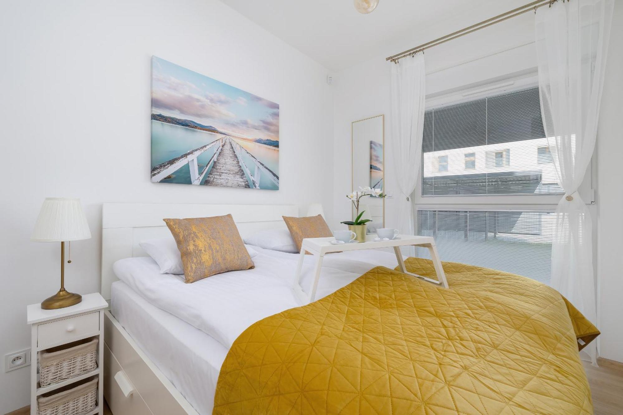 Luxury Two Bedroom Apartment With Terrace And Parking By Renters Prestige Катовице Экстерьер фото