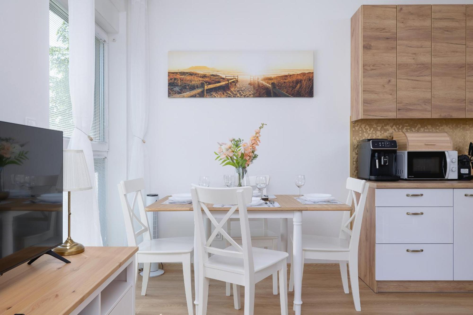 Luxury Two Bedroom Apartment With Terrace And Parking By Renters Prestige Катовице Экстерьер фото